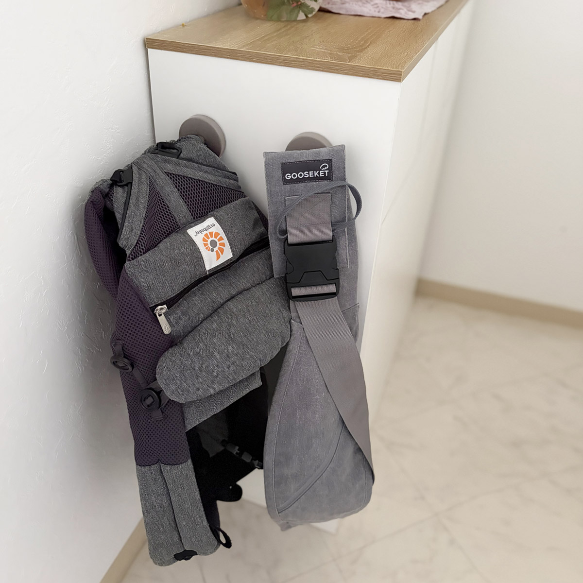 見た目はクール、機能はガッチリ！強力吸盤の「真空フック」をスタッフ宅で使ってみた【第二弾】