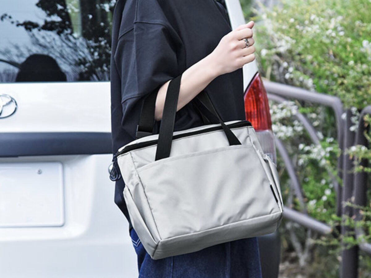 車に浮かせる冷蔵庫！？夏の長距離ドライブにも頼れる保冷バッグで、帰省やレジャーをもっと楽しく！