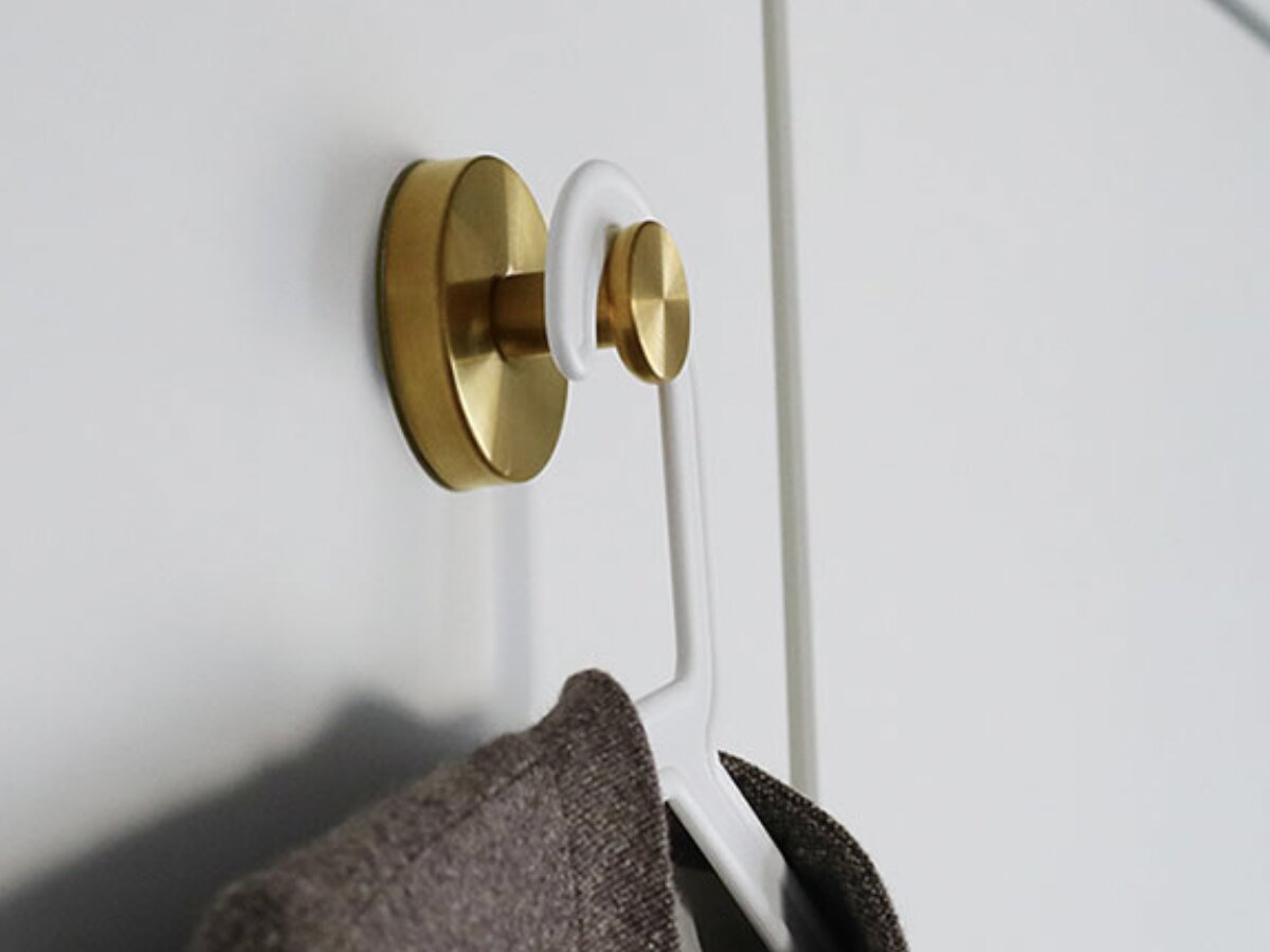 「掛ける場所がない問題」これで解決◎ SNSで話題の真空フック、インスタグラマーさんのリアル活用術