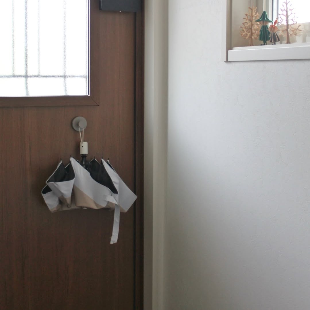 「掛ける場所がない問題」これで解決◎ SNSで話題の真空フック、インスタグラマーさんのリアル活用術