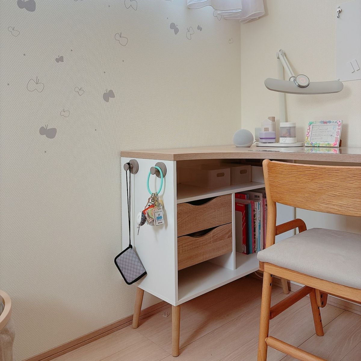 「掛ける場所がない問題」これで解決◎ SNSで話題の真空フック、インスタグラマーさんのリアル活用術