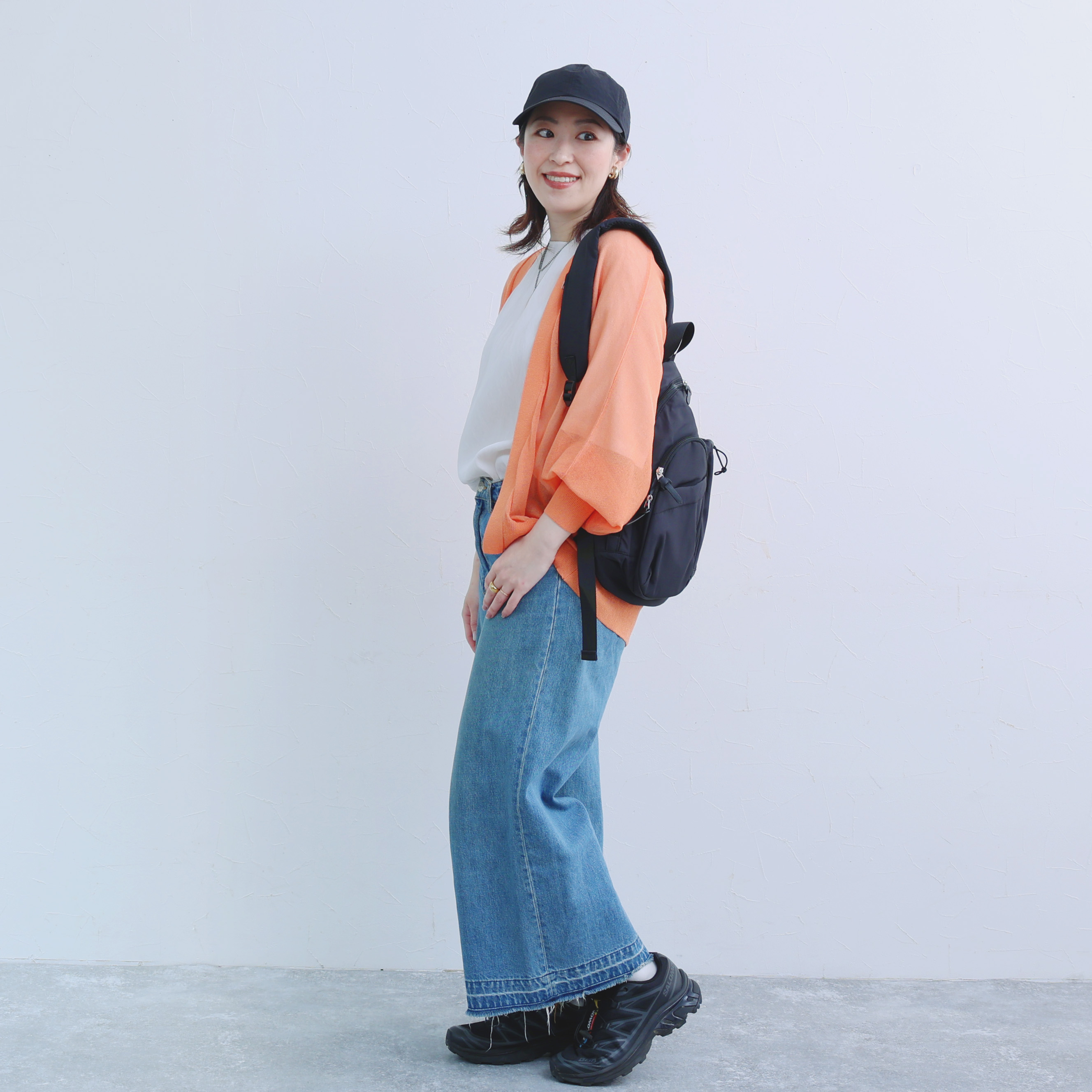 気温差対策にバッグに忍ばせる、持ち歩きカーデ。さらっと涼し気な人気者をスタッフが着回し！