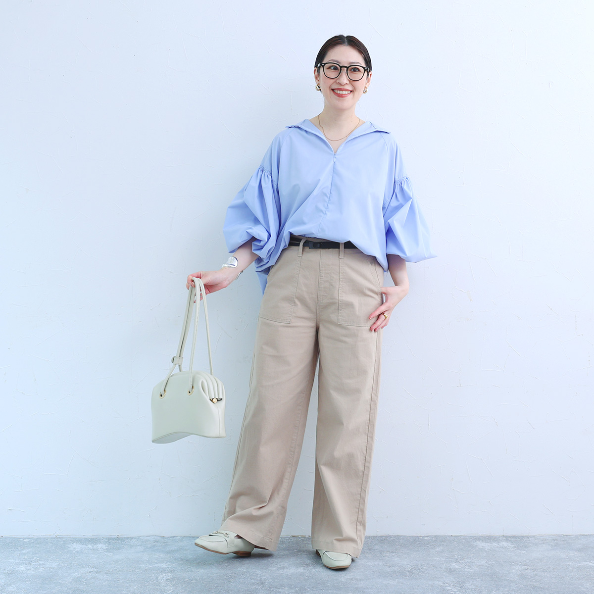 ナチュラル服を着回したい。コットンリネンでさらり快適、スタッフのイチ推し『ベイカーパンツ』