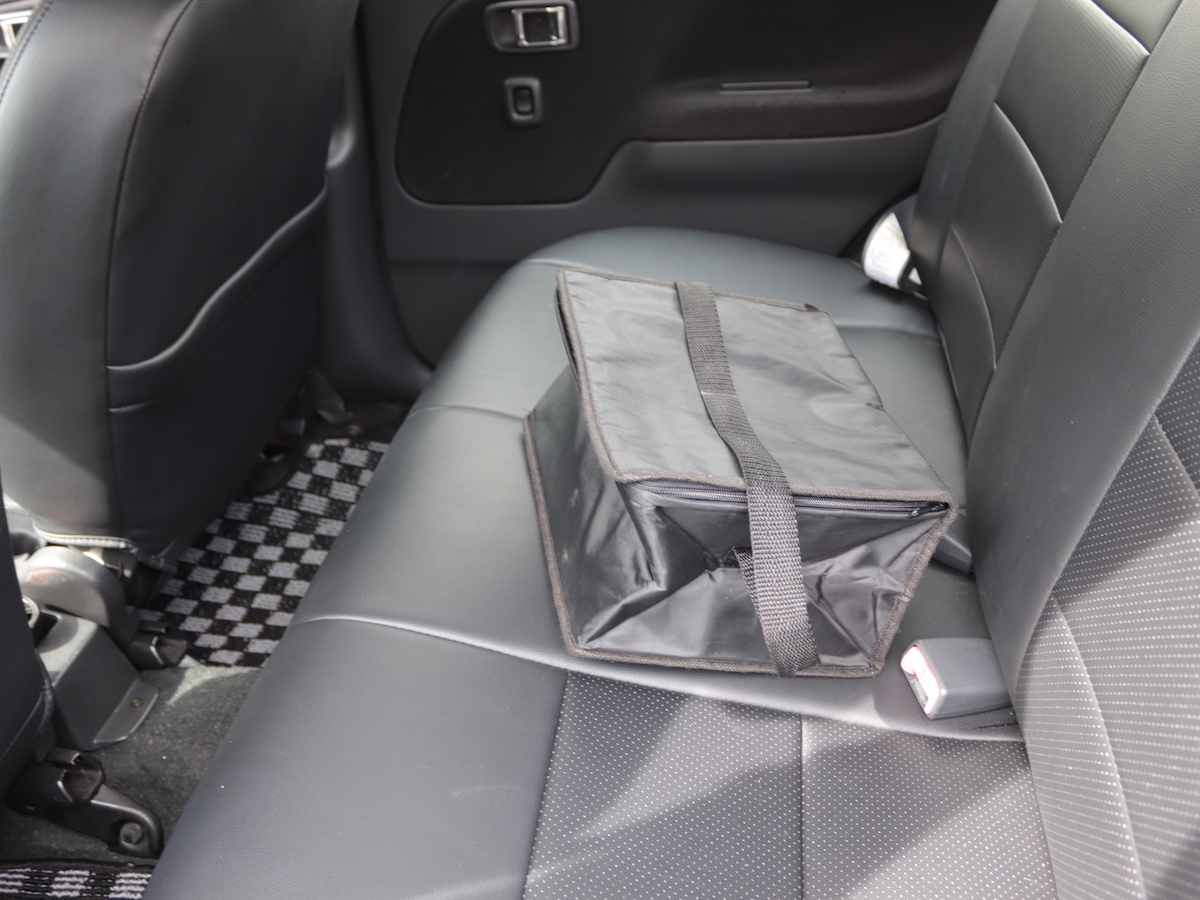 あつ〜い車内の心強い味方！「浮かせる車の冷蔵庫」スタッフたちはこんなシーンで使っています