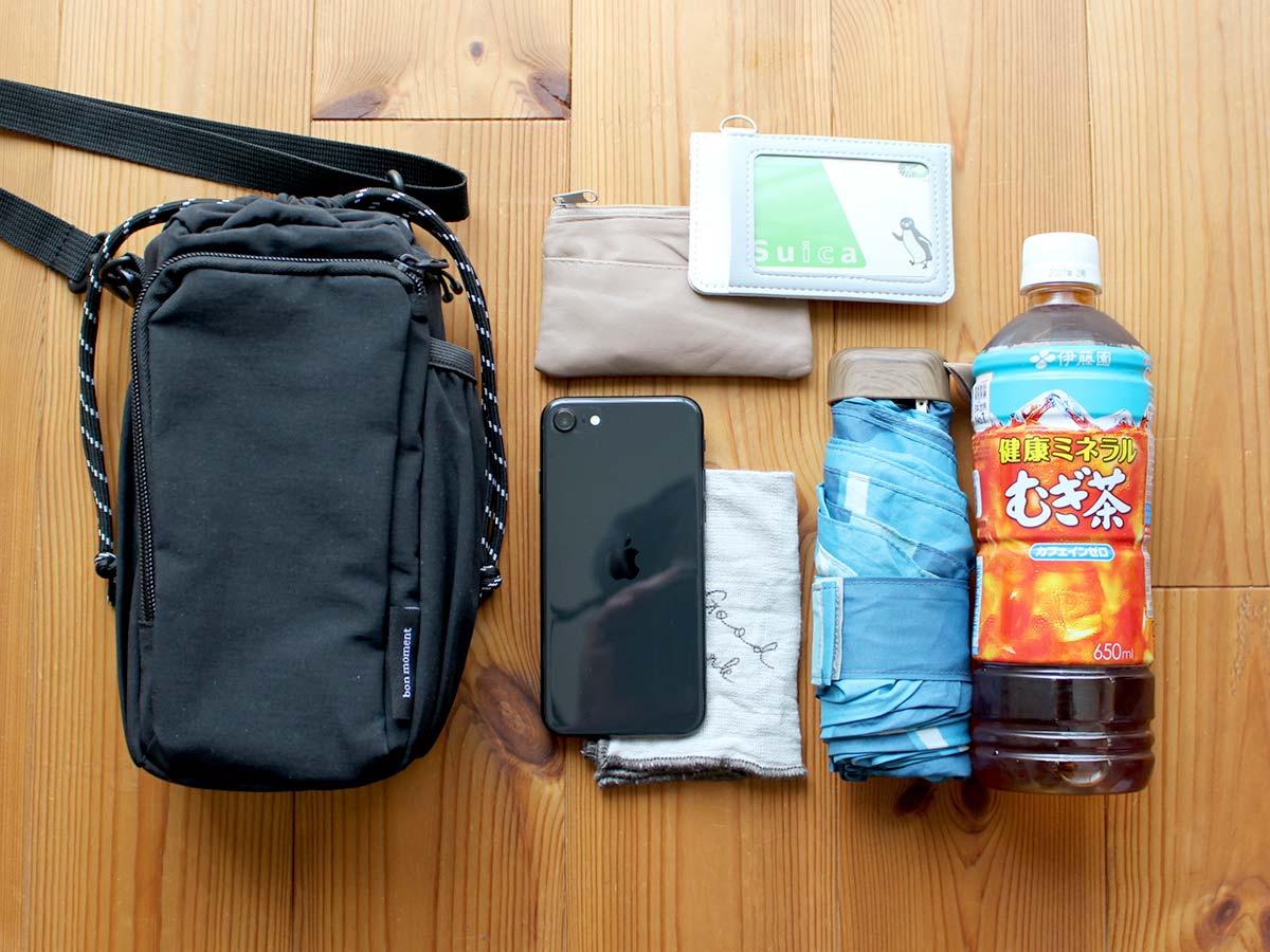 ドリンクと必需品を小さくまとめて。夏のちょっとしたお出掛けに、親子リンク「保冷ショルダー」