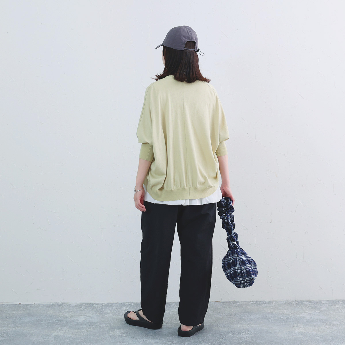 こっそりムレ対策できる、隠れメッシュパンツ。夏の新作をスタッフが着回し！