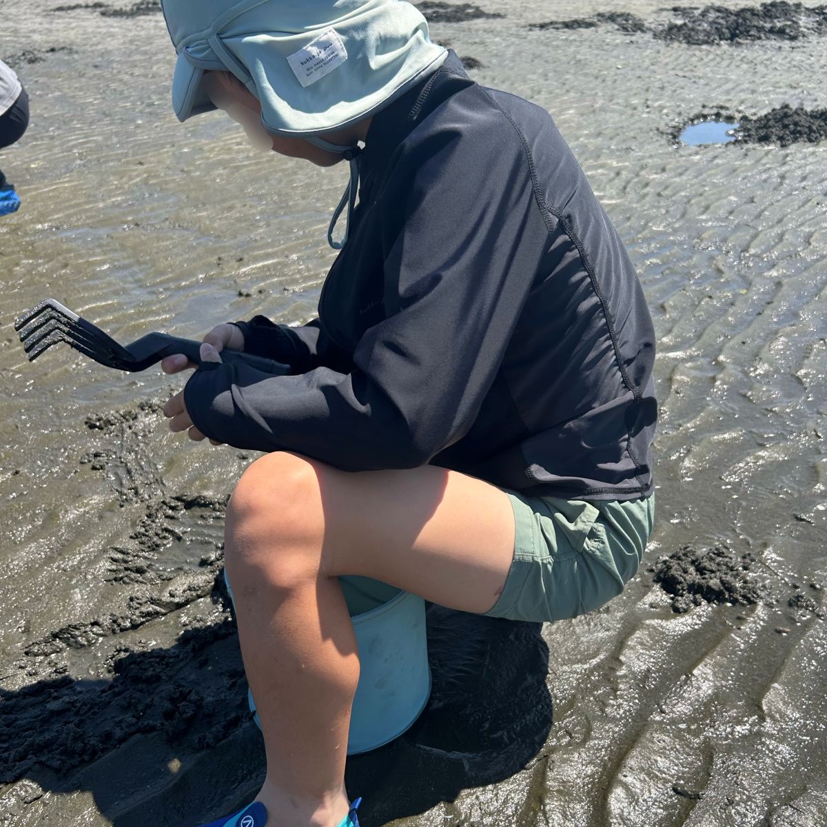 プール授業だけでなく夏のレジャーに大活躍！着心地にもこだわった、「キッズラッシュガード」