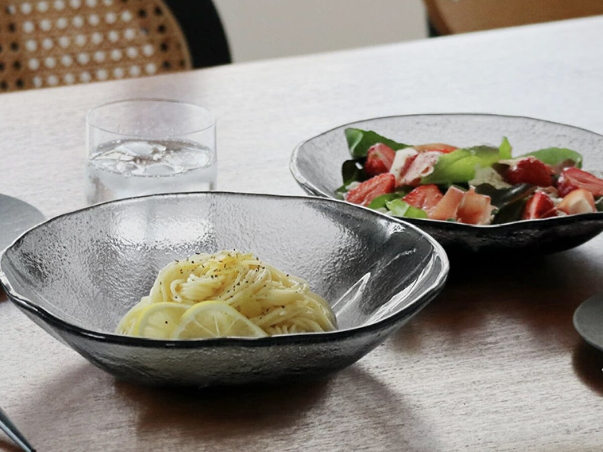 見た目も涼しげ！ひんやり麺にぴったりな「ガラスの深ボウル」インスタグラマーさんはこんなメニューで愛用中
