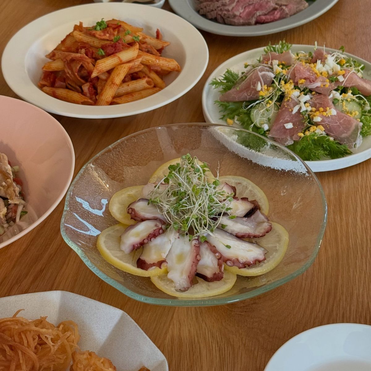 見た目も涼しげ！ひんやり麺にぴったりな「ガラスの深ボウル」インスタグラマーさんはこんなメニューで愛用中