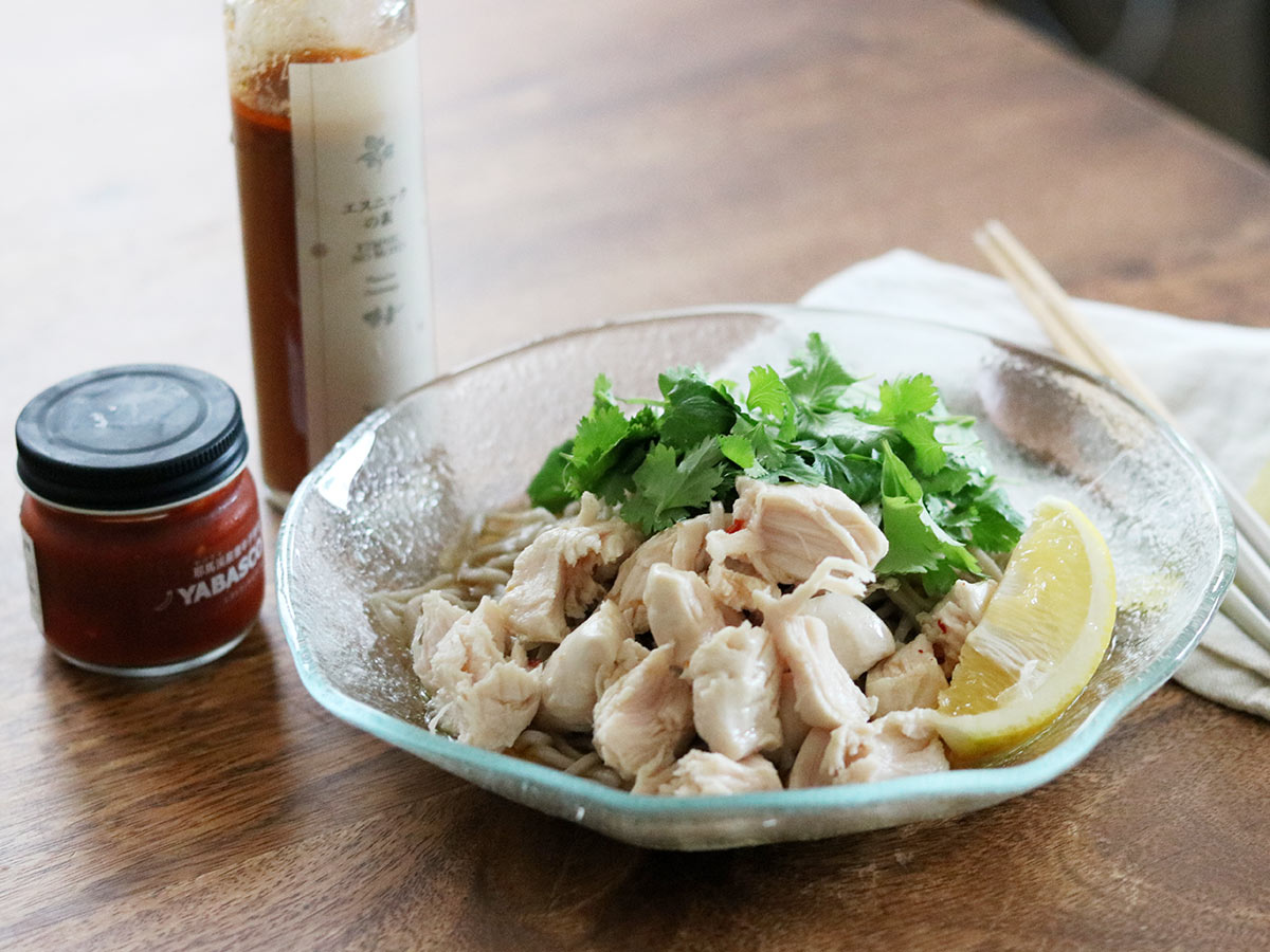 夏の定番「冷たい麺」、今年は蕎麦でひと味違う楽しみを。簡単冷やしアレンジ蕎麦3選！