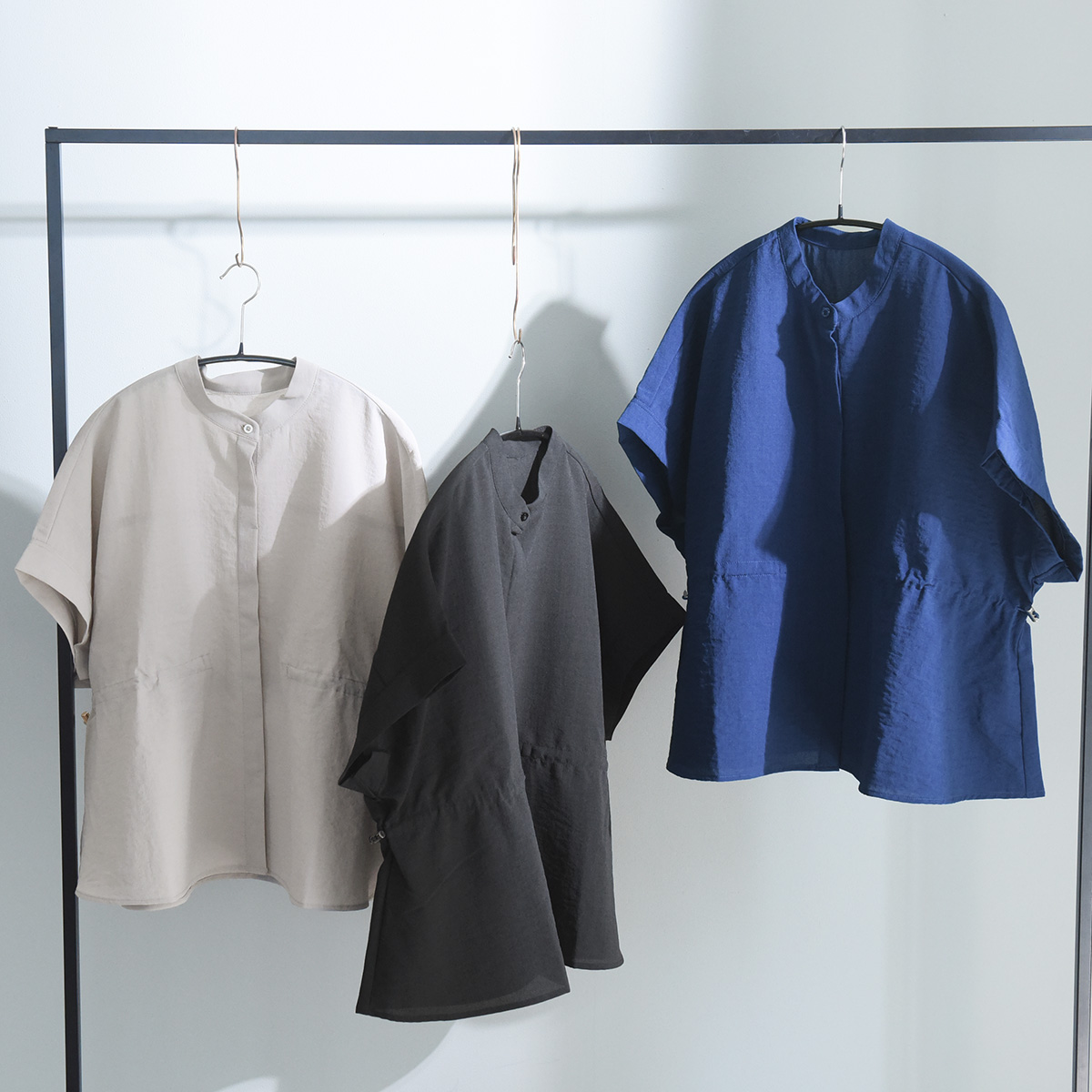 暑い日の“きちんと感”どう作る？きゅっと絞って着回し上手なブラウスのスタッフレビュー