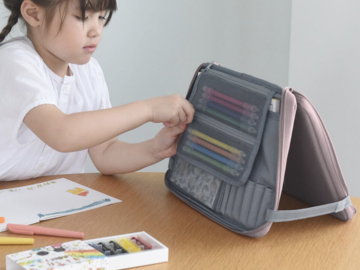 夏休みの帰省や旅行に！子どもを退屈させない秘密道具「お絵描きバッグ」【インスタグラマーさんのもの選び】