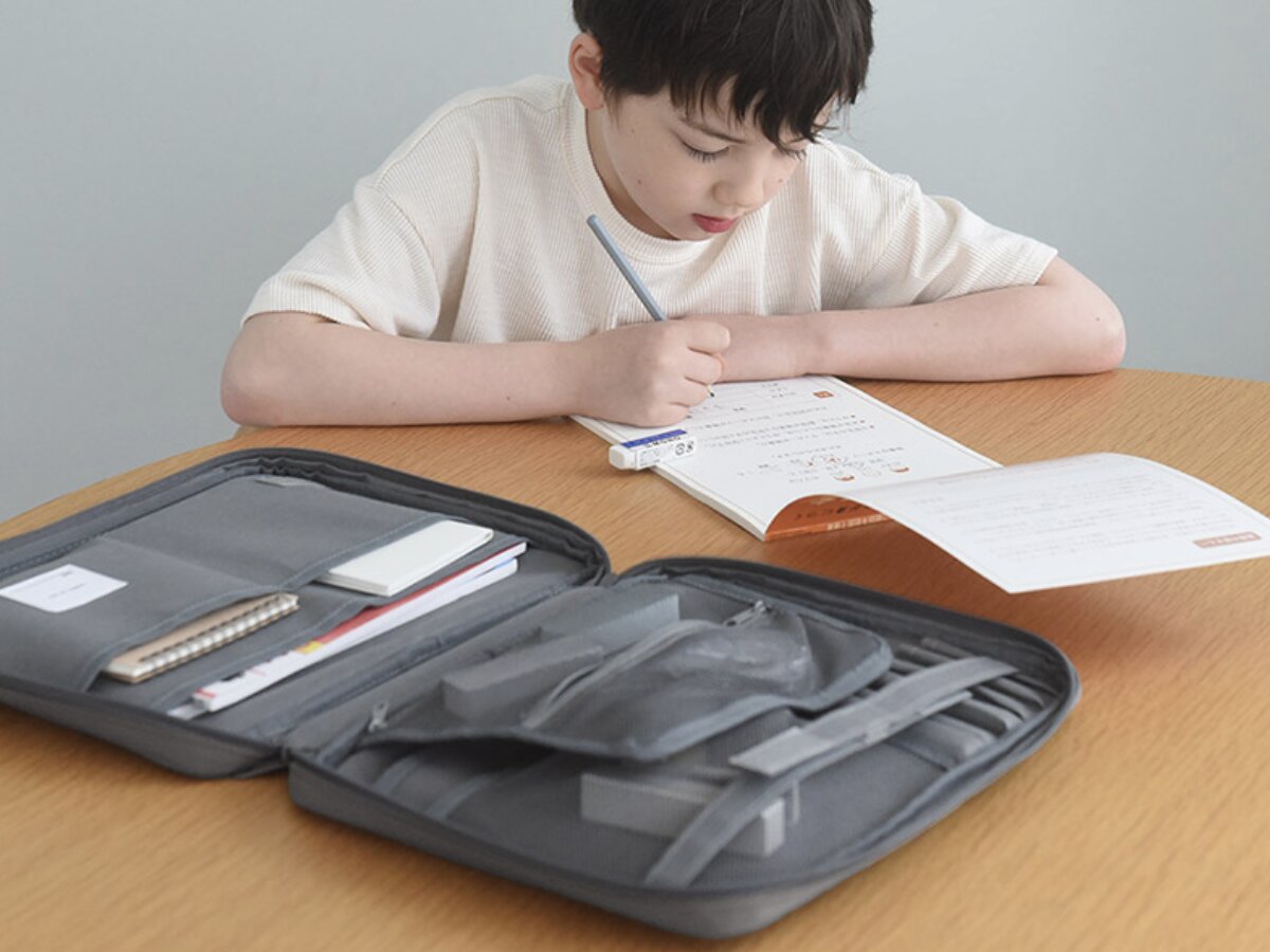 夏休みの帰省や旅行に！子どもを退屈させない秘密道具「お絵描きバッグ」【インスタグラマーさんのもの選び】