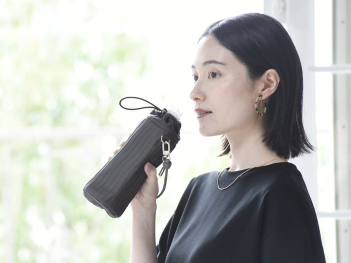 通勤にも堂々と持てる！水分補給の必需品、大人のきれいめペットボトルカバー【インスタグラマーさんのもの選び】