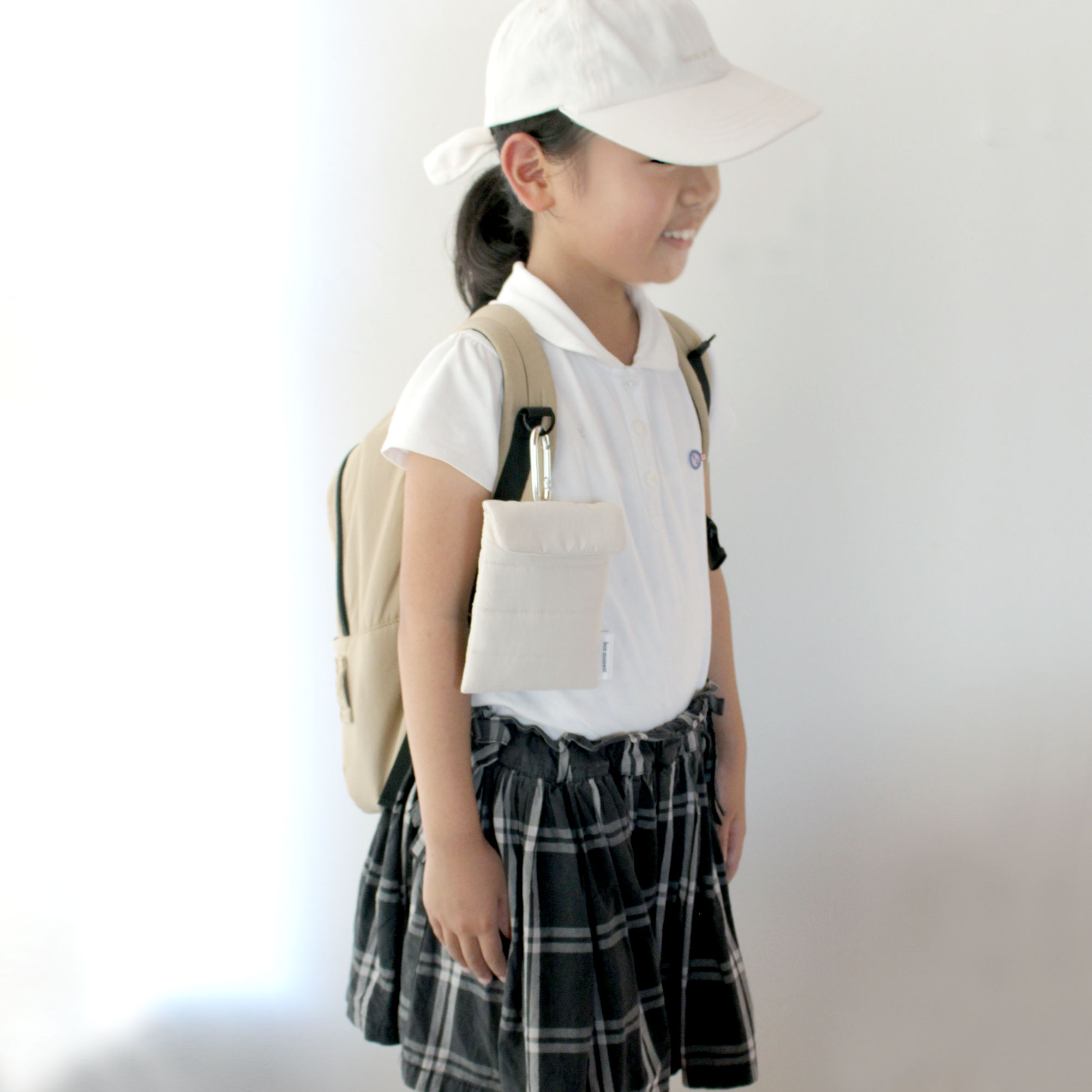 出先でのちょっとしたゴミを0秒回収！ポーチみたいな「わたし専用携帯ゴミ箱」