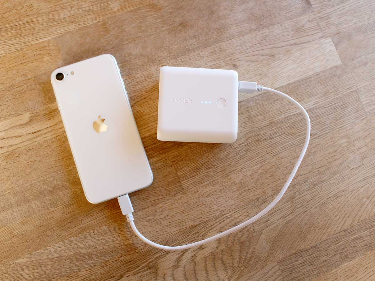 まるで小さなシェルター。バッテリーの「もしもの発火」に備える、耐火お守りポーチ