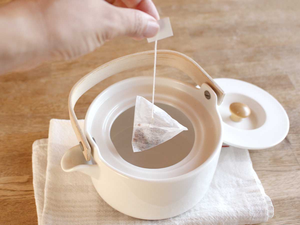 朝のコーヒーを置き替えるだけ。飲んでよし、食べてもよし、おなかスッキリ菊芋茶