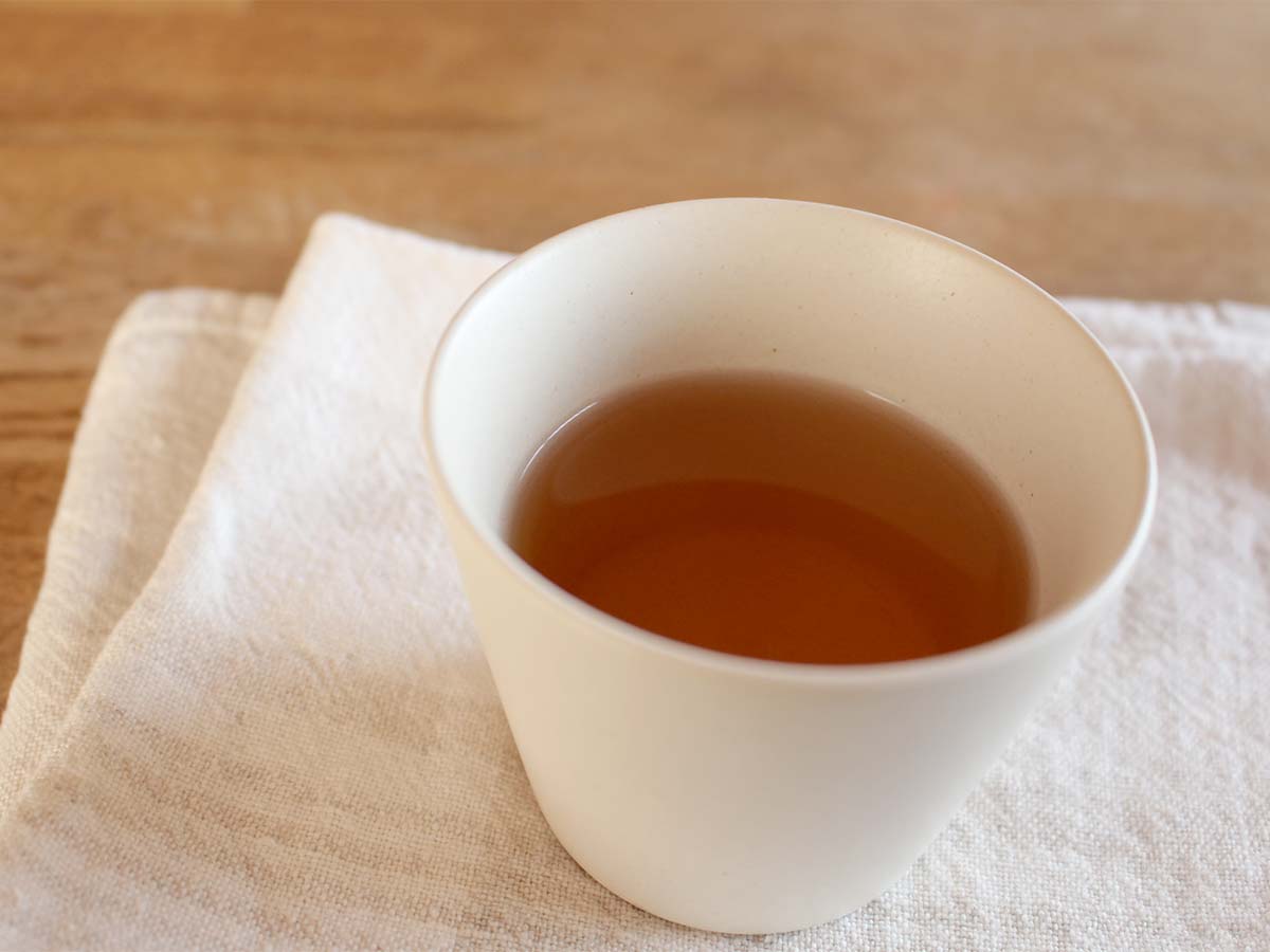朝のコーヒーを置き替えるだけ。飲んでよし、食べてもよし、おなかスッキリ菊芋茶