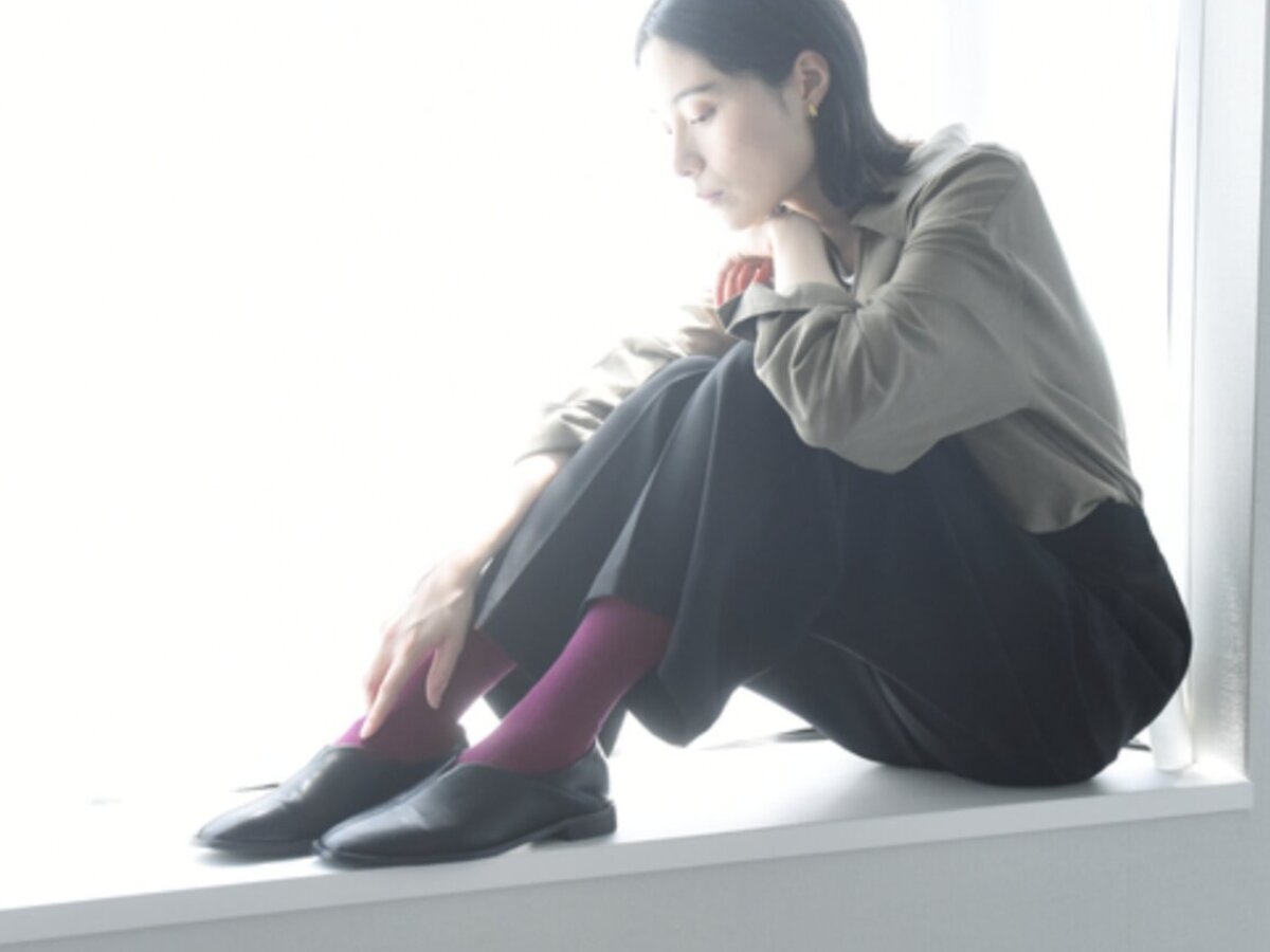 みんな大好き『オシャレしながらこっそりケア』今度はむくみケアできるソックスを、スタッフが実際に履いてみました