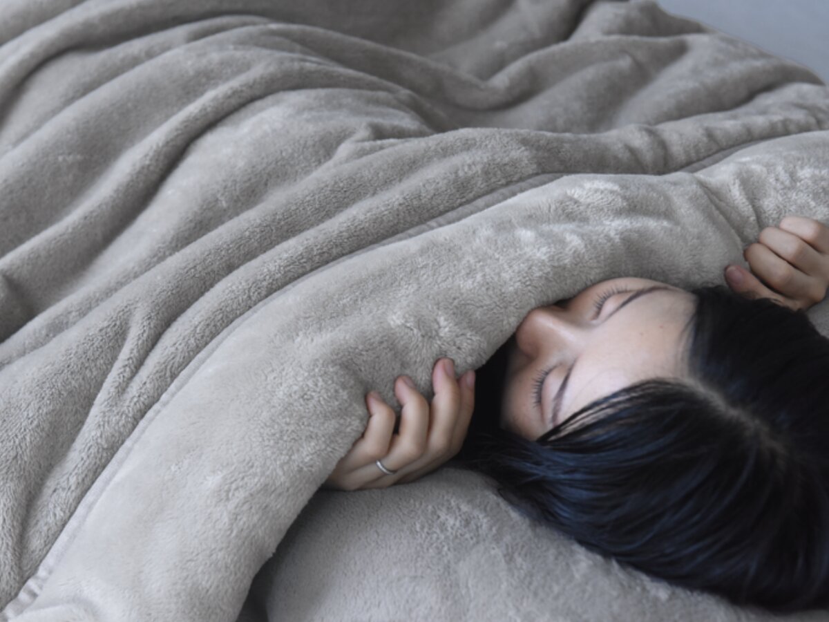 寒がりさんにはコレです。アンジェの最強あったか布団2選！「羽毛をサンド」or「厚みで勝負」どっちを選ぶ？