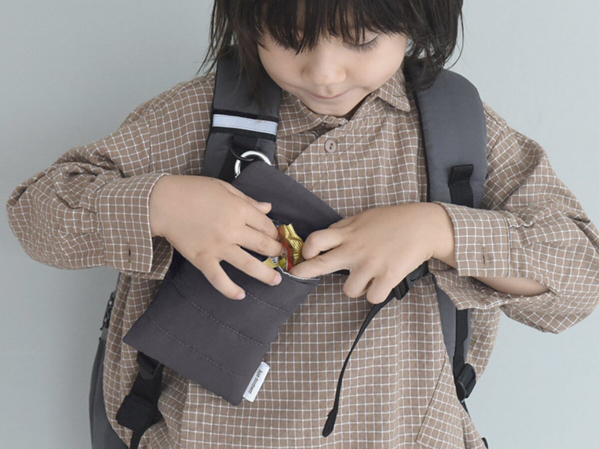 携帯ゴミ箱だけじゃない！子連れでお出かけに持っててよかった、ポーチ見えゴミ箱活用術【インスタグラマーさんのもの選び】