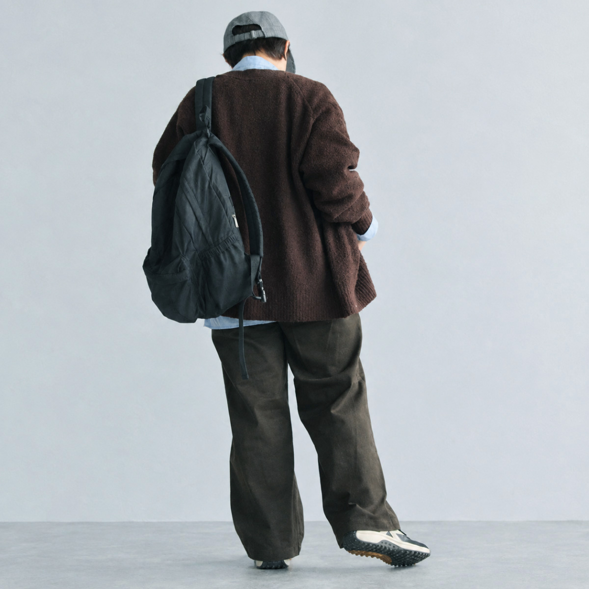 寒くなったら何着よう？「あったか裏パウダー起毛パンツ」からはじめるスタッフの冬支度