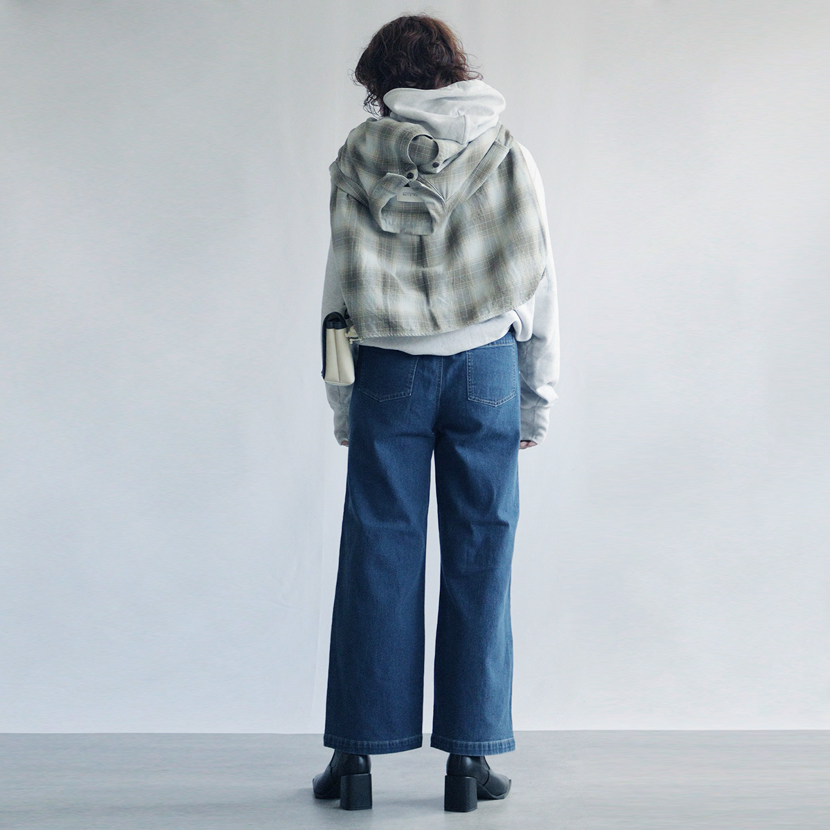 寒くなったら何着よう？「あったか裏パウダー起毛パンツ」からはじめるスタッフの冬支度