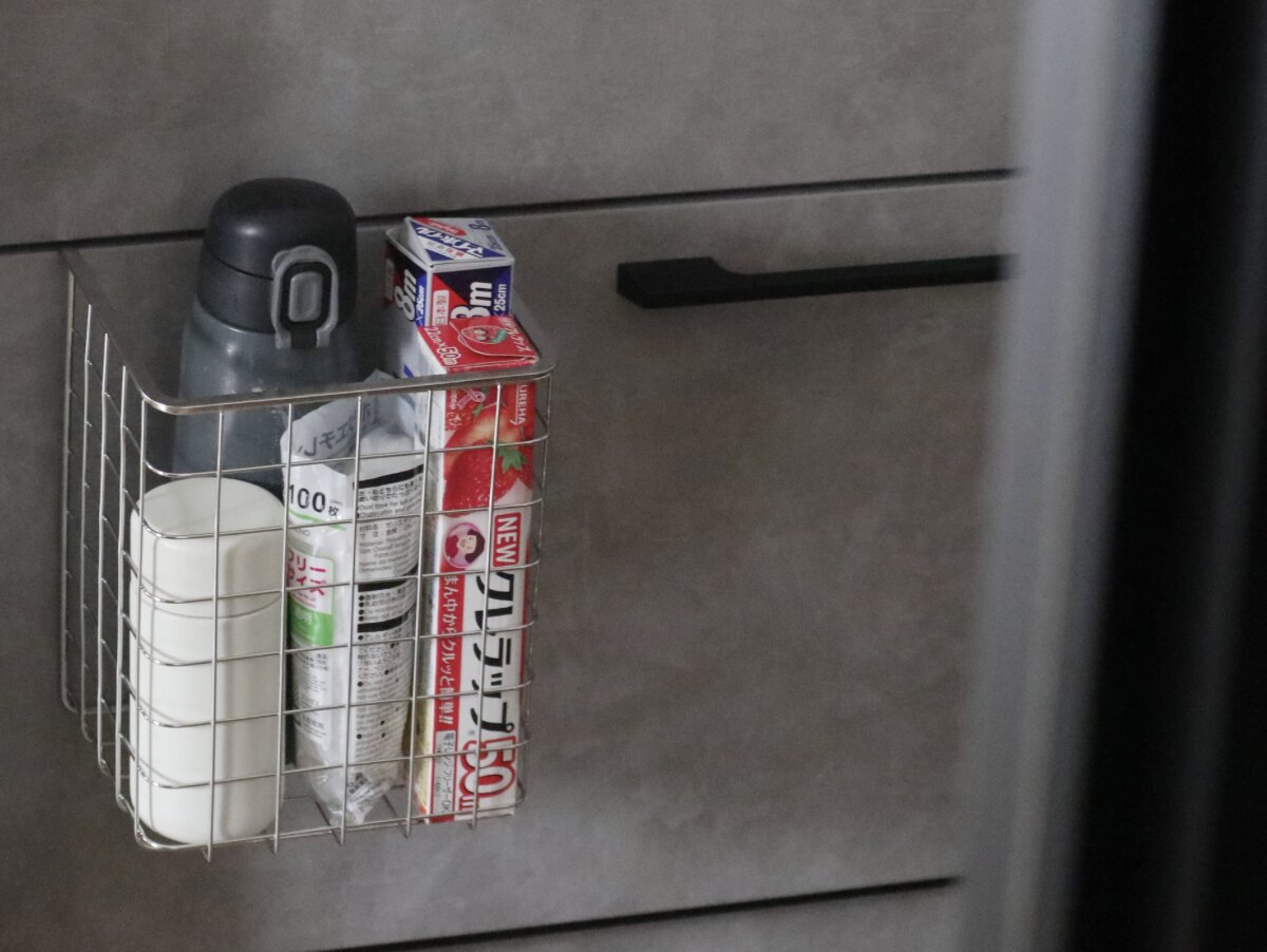 ミニマルな雰囲気づくりは『ステンレス』。長く付き合える2つのステンレス収納ができました