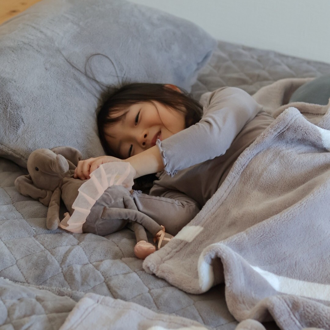 「伝説の毛布」でインスタグラマーさんも冬支度。ジャガードor無地どっちを選ぶ？